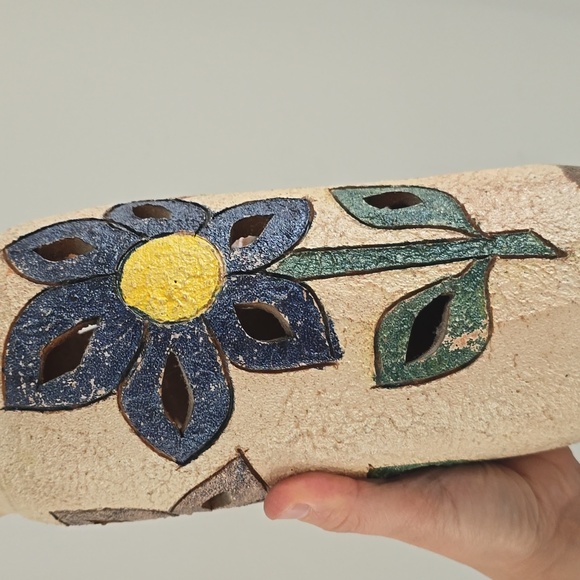 Vintage Decorative clay flower vase - Picture 7 of 9